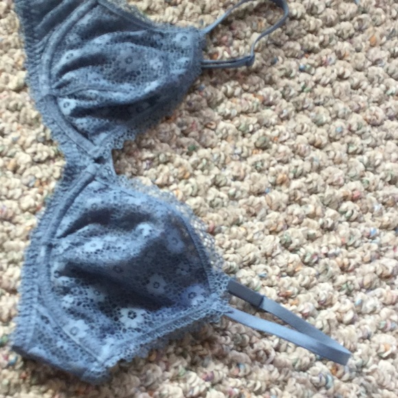 Victoria’s Secret bra sz Sm - Picture 2 of 4